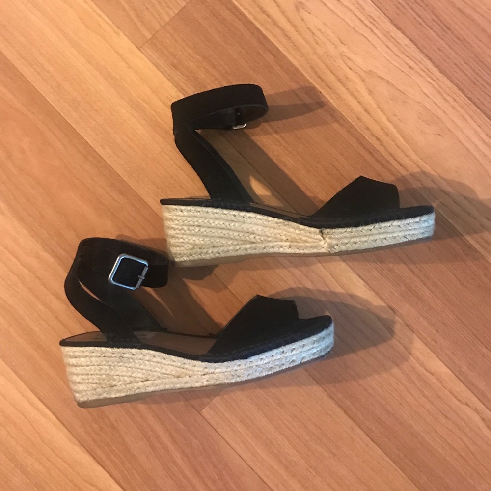 Steve Madden black espadrilles